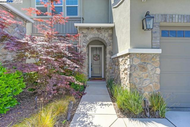 7544 Twin Bridges Ln, Citrus Heights CA: https://media.crmls.org/mediaz/fc8bb061-9d2e-4fc2-aab1-2155c05dd885.jpg