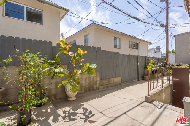 912 Hilldale, 3 photo 16