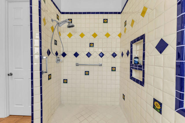 77440 Calle Ensenada, La Quinta CA: https://media.crmls.org/mediaz/fc8c2a69-b499-4919-a014-ec12faea727f.jpg