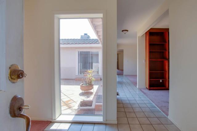 6460 Cabernet Drive, Hollister CA: https://media.crmls.org/mediaz/fc8c6aff-4783-433b-9c47-306a167e783f.jpg