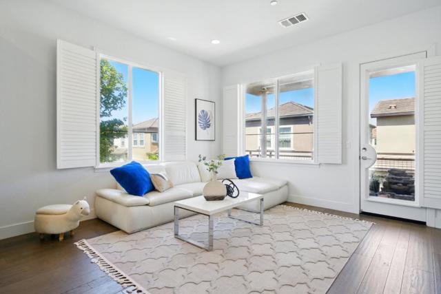 528 Odyssey Lane, Milpitas CA: https://media.crmls.org/mediaz/fc8c8868-e98b-405b-ac48-74d6c0363470.jpg