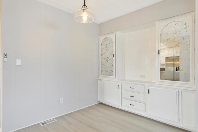 392 Standing Bear, Cathedral City CA: https://media.crmls.org/mediaz/fc8d3ce7-9020-4e7a-9f63-47898247f62b.jpg