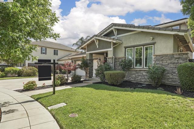 247 N Menlo Park Ct, Mountain House CA: https://media.crmls.org/mediaz/fc8dcaa5-b7a3-482a-aaf1-af7b898739f9.jpg