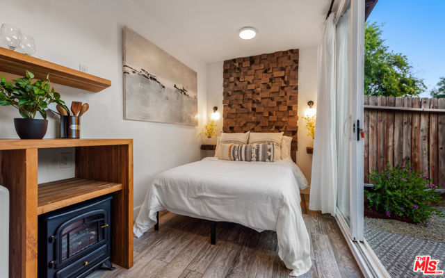272 N Topanga Canyon Boulevard, Topanga CA: https://media.crmls.org/mediaz/fc8e3820-3b1d-44a2-94b3-09d163ee2c31.jpg