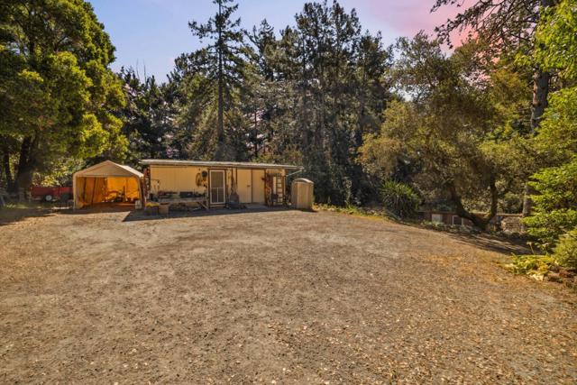 355 Santa Cruz Street, Boulder Creek CA: https://media.crmls.org/mediaz/fc8e98ad-9350-4dc9-af40-11d98e1d71e6.jpg