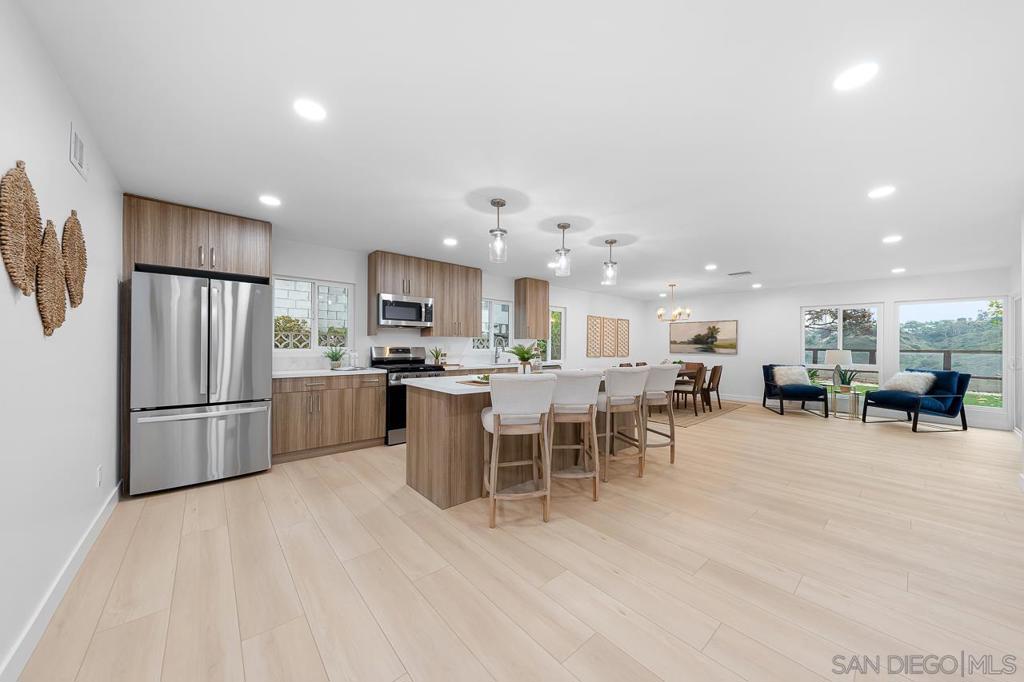 5435 Del Cerro Blvd