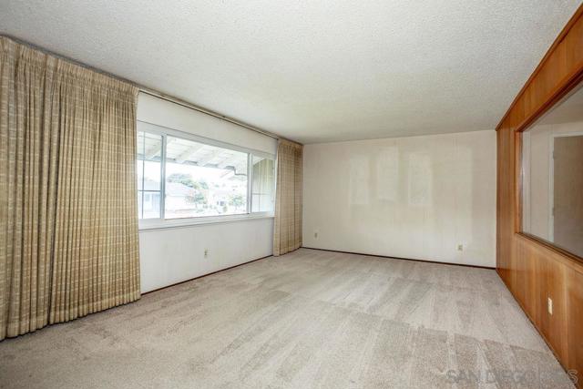 97 East Whitney Street, Chula Vista CA: https://media.crmls.org/mediaz/fc8ec845-a7ee-4572-83c6-8d400d8ad122.jpg