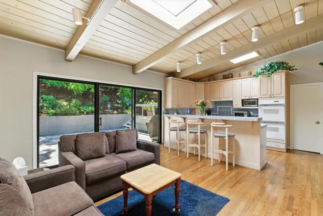 2935 Sherwood Drive, San Carlos CA: https://media.crmls.org/mediaz/fc8f94e2-5f68-4968-87b3-9aa27ad47da9.jpg