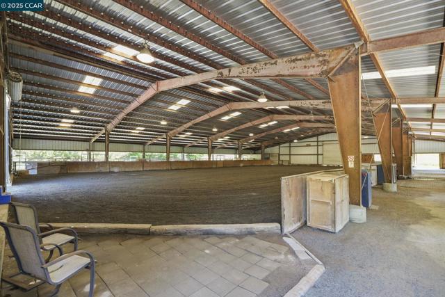 2251 Rancho Del Lago Rd, Martinez CA: https://media.crmls.org/mediaz/fc8fb510-4ce6-4a89-b21f-afe052803b43.jpg
