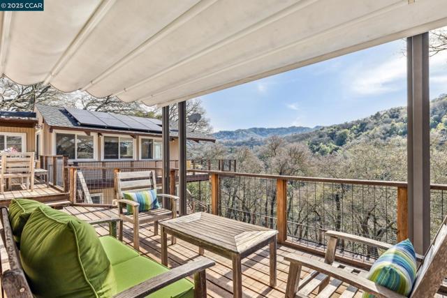 2160 Ridgewood Rd, Alamo CA: https://media.crmls.org/mediaz/fc8fcef7-923d-4235-97f2-d4fdb392f63b.jpg