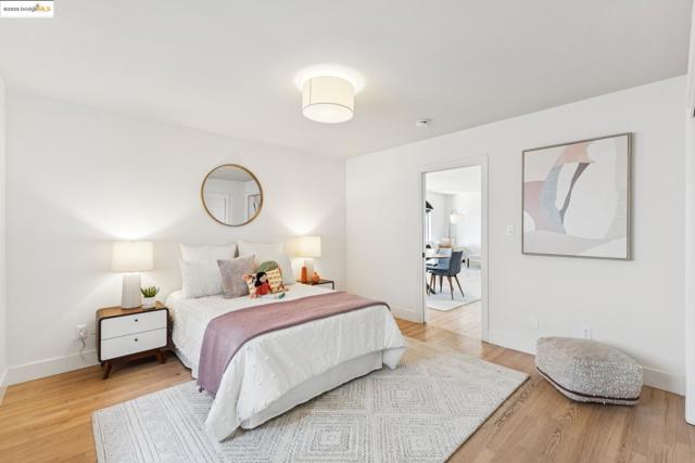 17032 Broadway Ter, Oakland CA: https://media.crmls.org/mediaz/fc902d7a-1f00-4e5c-9842-b5936f8b4a12.jpg