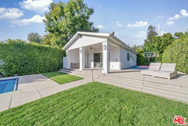 12345 Huston Street, Valley Village CA: https://media.crmls.org/mediaz/fc912b6a-f4d9-4f34-bc94-c34587693ee6.jpg