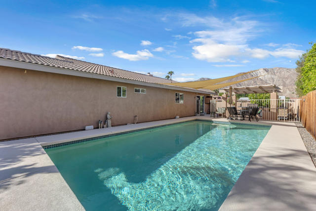 Image 16 of 64 For 52680 Avenida Martinez