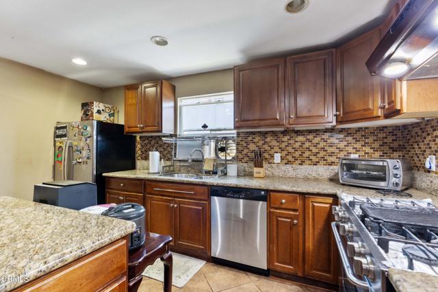 1421 E Abbottson Street, Carson CA: https://media.crmls.org/mediaz/fc918d82-1b64-4ca3-8406-8f5df997063d.jpg