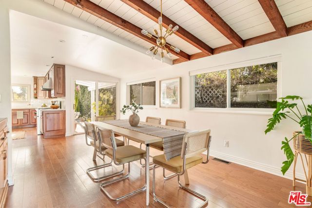 5108 Escobedo Drive, Woodland Hills CA: https://media.crmls.org/mediaz/fc9212bc-83aa-46dd-a485-01add3b8b896.jpg