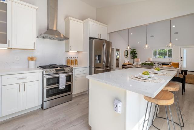 401 Emerson St, Fremont CA: https://media.crmls.org/mediaz/fc928ff2-21a5-4512-a39e-792010f3c0ed.jpg