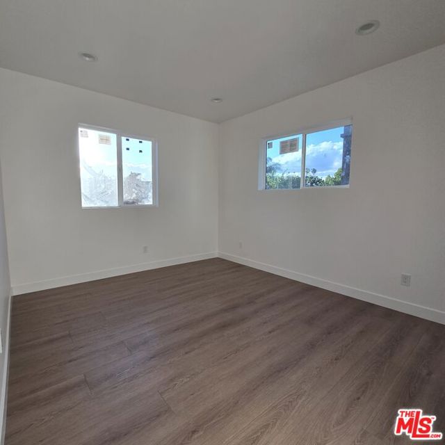 10827 Peach Grove Street, 1/2 photo 6