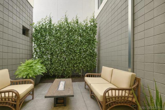 580 Sportsfisher Drive, Oceanside CA: https://media.crmls.org/mediaz/fc9339c7-c99d-4c05-b384-d6f464ff007e.jpg