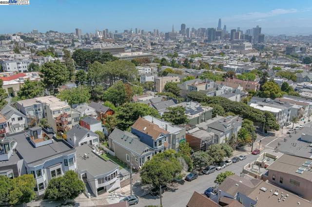 2356 15th St, San Francisco CA: https://media.crmls.org/mediaz/fc93b029-4d3b-4116-b29b-44274c5801fa.jpg