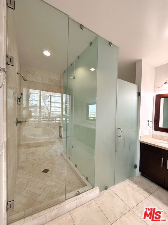 717 W Olympic Boulevard, Los Angeles CA: https://media.crmls.org/mediaz/fc93dab7-a3f1-46db-89c0-23463e9f18c1.jpg