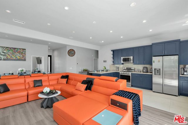 Image 9 of 66 For 80803 Sunglow Court