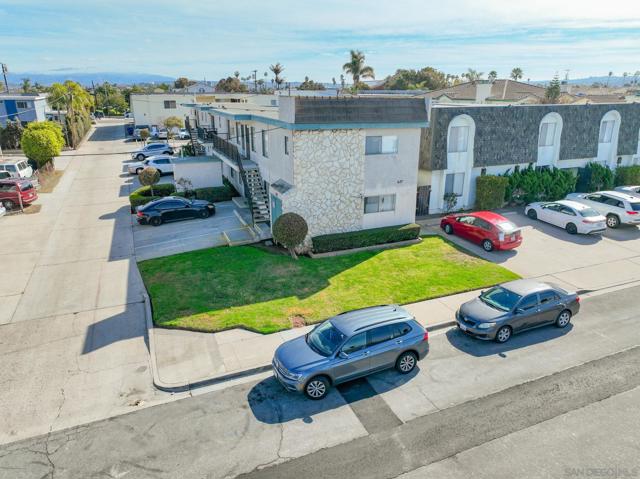 637 10th, Imperial Beach CA: https://media.crmls.org/mediaz/fc9525f2-9ee7-40da-9647-5e03bf21b81d.jpg