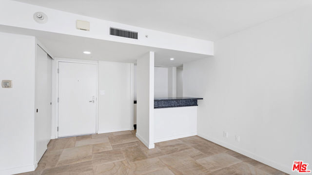 201 Ocean Avenue, Santa Monica, California 90402, 1 Bedroom Bedrooms, ,1 BathroomBathrooms,Condominium,For Sale,Ocean,24433033