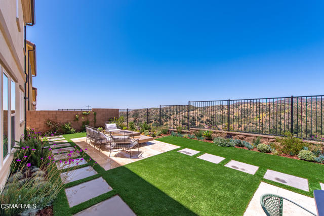 20843 Acorn Circle, Porter Ranch CA: https://media.crmls.org/mediaz/fc95f8a9-a7c4-45c3-9500-9708b6c528af.jpg