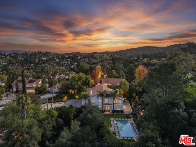 22241 Alizondo Drive, Woodland Hills CA: https://media.crmls.org/mediaz/fc97e4b3-e05b-47a2-9f01-7b501acb49d0.jpg