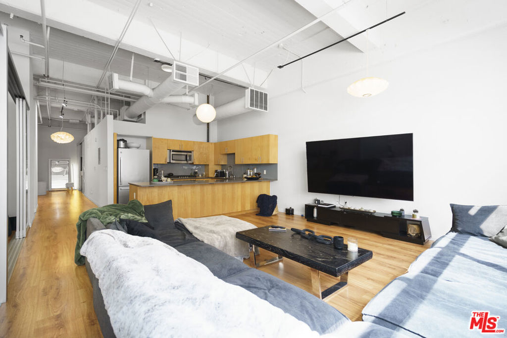 1130 S Flower Street #215