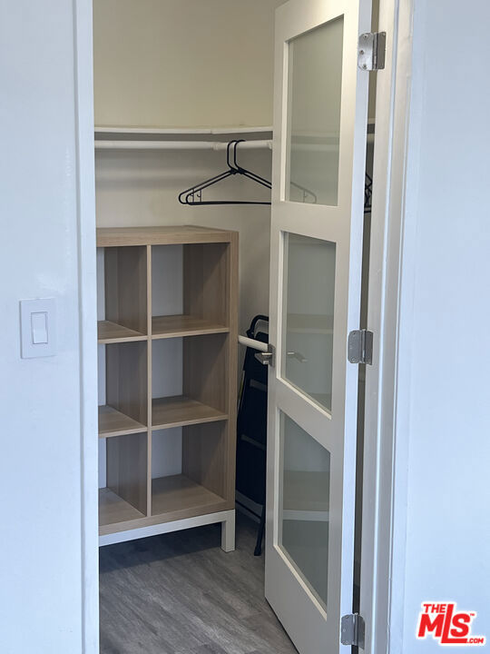 19009 Sherman Way, Reseda CA: https://media.crmls.org/mediaz/fc989c1c-a50c-418d-b15d-df21b2a84413.jpg