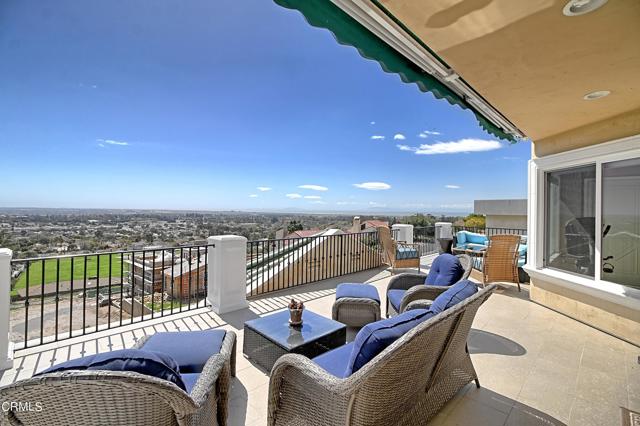 6153 Cobblestone Drive, Ventura CA: https://media.crmls.org/mediaz/fc98c9b5-4515-4b2e-b093-9ef46ecda0c0.jpg