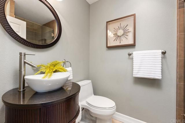 Detail Gallery Image 19 of 44 For 13822 Camino Del Suelo, San Diego,  CA 92129 - 4 Beds | 3 Baths