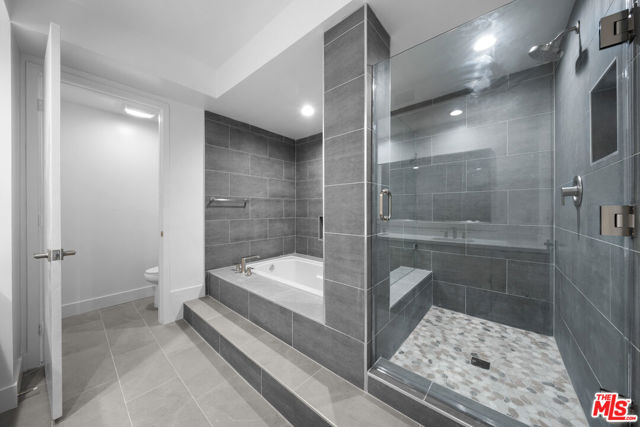 235 S Tower Drive, Beverly Hills CA: https://media.crmls.org/mediaz/fc98dfa5-aa1e-42e3-abd9-c45d68cf8016.jpg