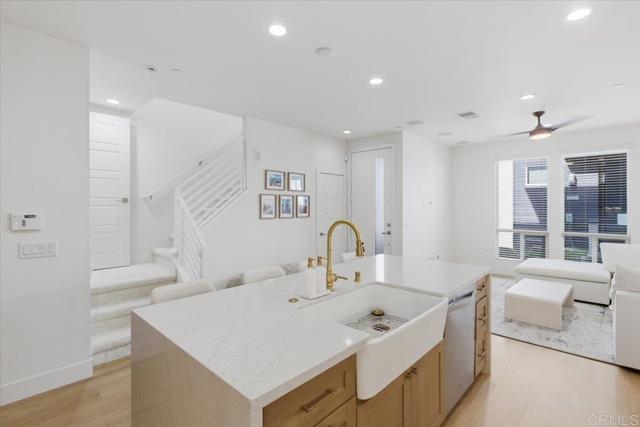 Detail Gallery Image 5 of 48 For 2510 Aperture Circle, San Diego,  CA 92108 - 3 Beds | 2/1 Baths