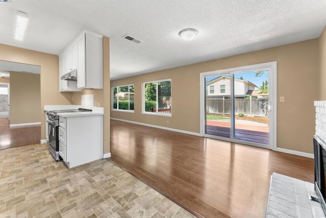 4754 Zinnia Ct., Livermore CA: https://media.crmls.org/mediaz/fc98e633-b57a-4cae-b36c-6a6a463b70a6.jpg