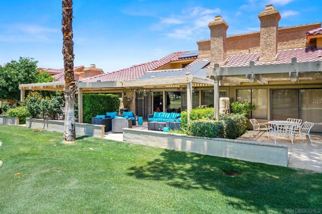 77881 N Woodhaven Dr, Palm Desert CA: https://media.crmls.org/mediaz/fc990178-eac1-42bf-b462-8cd3a8364aa4.jpg
