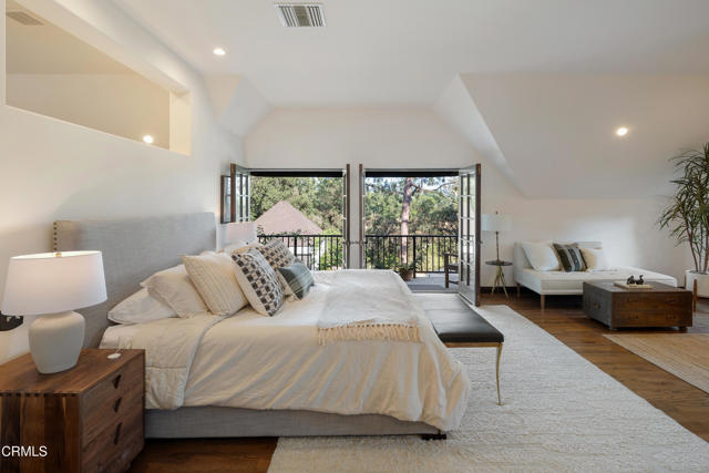 1024 Prospect Boulevard, Pasadena CA: https://media.crmls.org/mediaz/fc9910fa-3976-4609-a2d0-a2b5d64b8976.jpg