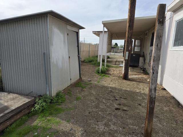 9588 Avenue H, Bombay Beach CA: https://media.crmls.org/mediaz/fc9922a8-85a1-49f3-81b5-6a47b1d090c5.jpg