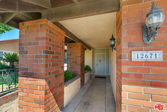 12671 Gun Avenue, Chino CA: https://media.crmls.org/mediaz/fc996612-a79a-4ef2-9af9-a15696696ed0.jpg