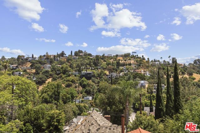 5940 Manola Way, Los Angeles CA: https://media.crmls.org/mediaz/fc9999e3-0df1-4b5a-8751-6c3592864da6.jpg