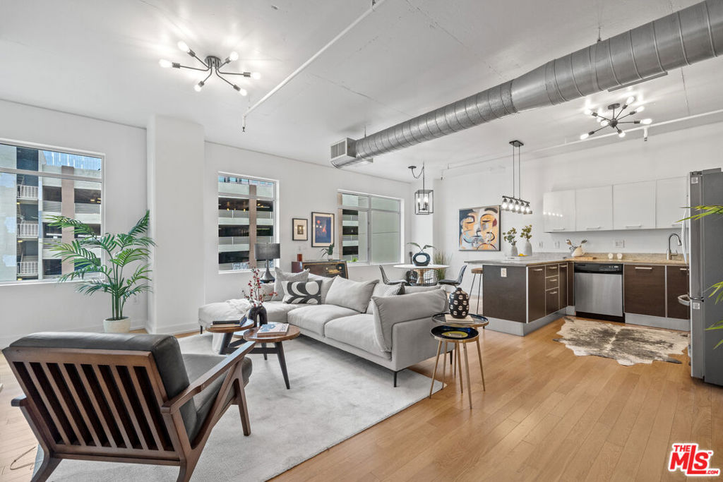 645 W 9th Street 412, Los Angeles, CA 90015
