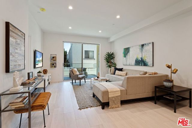 1827 Midvale Avenue, Los Angeles CA: https://media.crmls.org/mediaz/fc9a208d-debd-449a-9466-e2ba77dc7764.jpg
