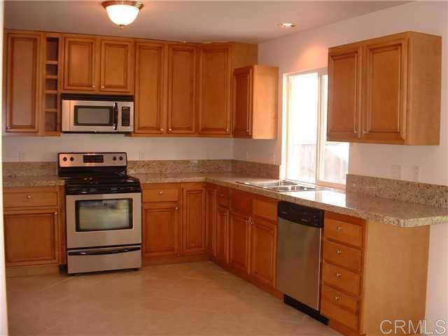 Detail Gallery Image 3 of 13 For 7101 Teasdale Ave., San Diego,  CA 92122 - 3 Beds | 2 Baths