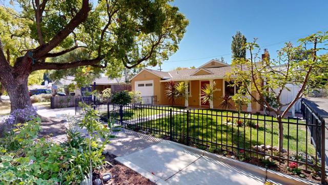 175 G Street, Redwood City CA: https://media.crmls.org/mediaz/fc9a442a-780b-41fa-8b4d-172953e607d4.jpg