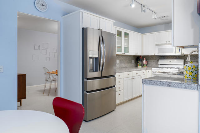 444 N Burton Way, Palm Springs CA: https://media.crmls.org/mediaz/fc9a4b02-45c6-44b2-8e3b-e1505e7ced94.jpg