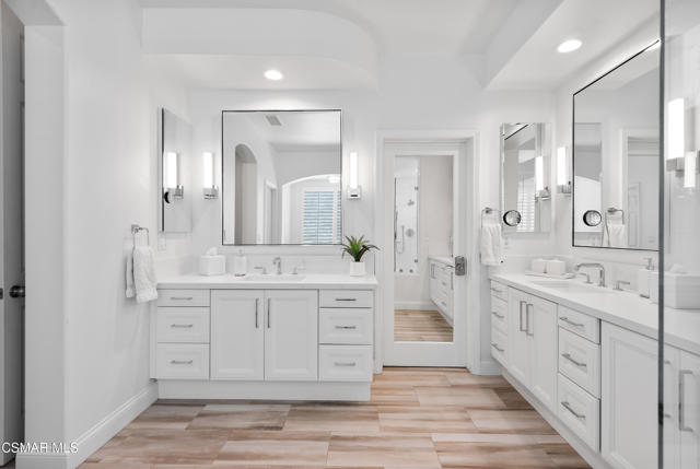 976 Blackbourne, Oak Park CA: https://media.crmls.org/mediaz/fc9a4b92-928d-45f1-bb2f-1cec2fc81b81.jpg