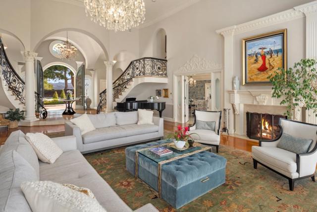 112 Holiday Drive, La Selva Beach CA: https://media.crmls.org/mediaz/fc9b3417-61b3-4cb6-917f-7f5d8f59d230.jpg