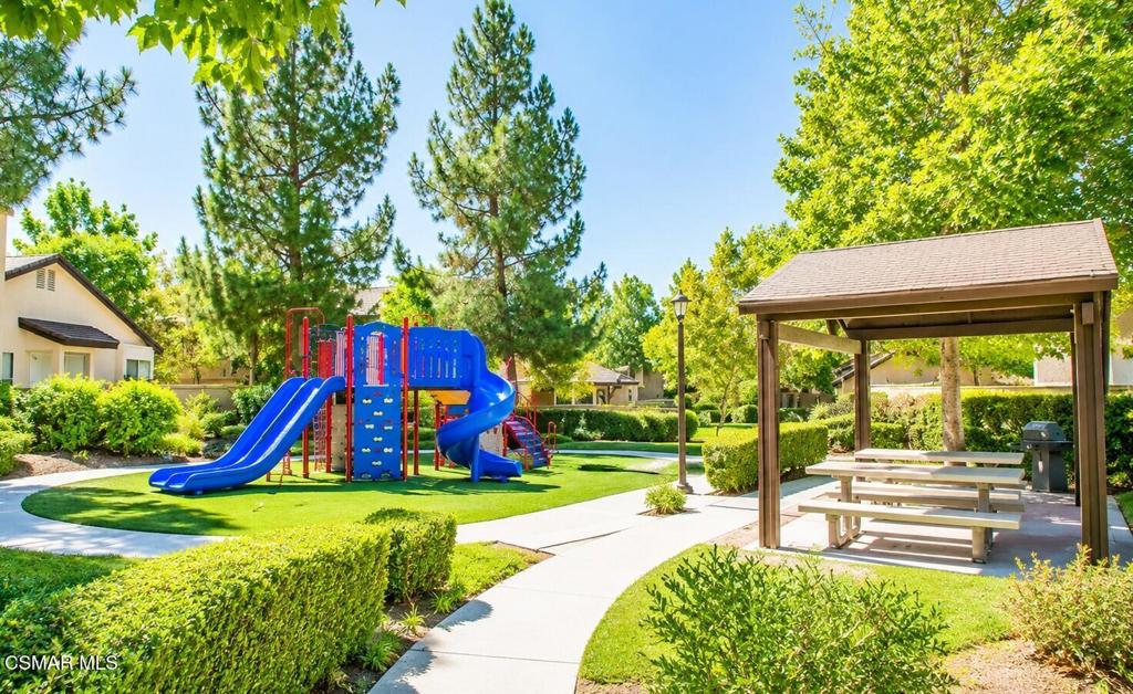 https://media.crmls.org/mediaz/fc9b574a-8328-4bb3-b211-b62910a9362b.jpg?preset=X-Large