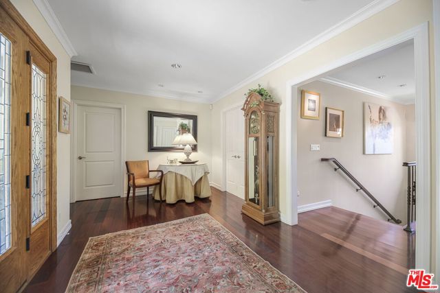 2660 Carman Crest Drive, Los Angeles CA: https://media.crmls.org/mediaz/fc9b9cdb-5ec8-4f76-b42c-ad707e1a65c8.jpg